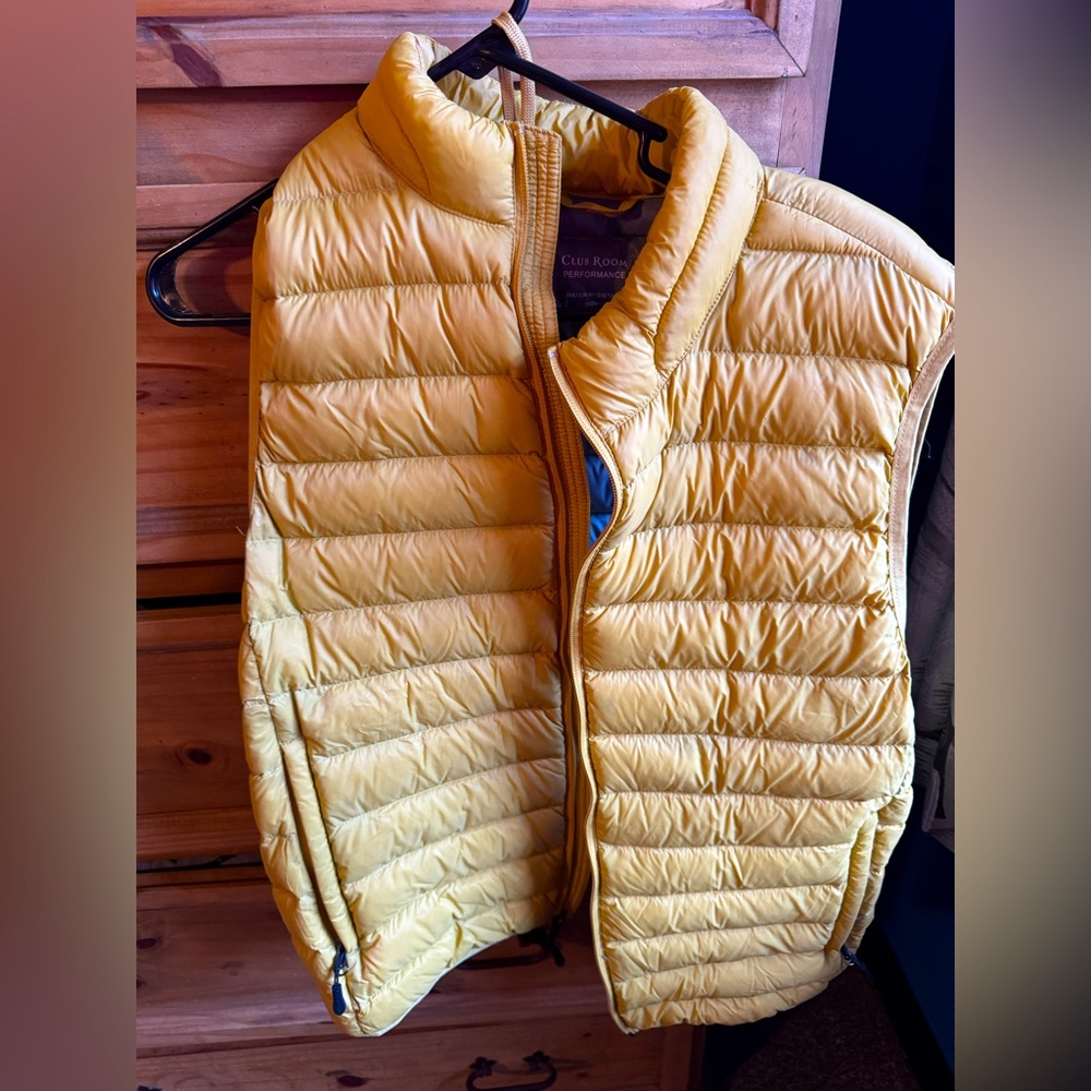 Men’s M vest